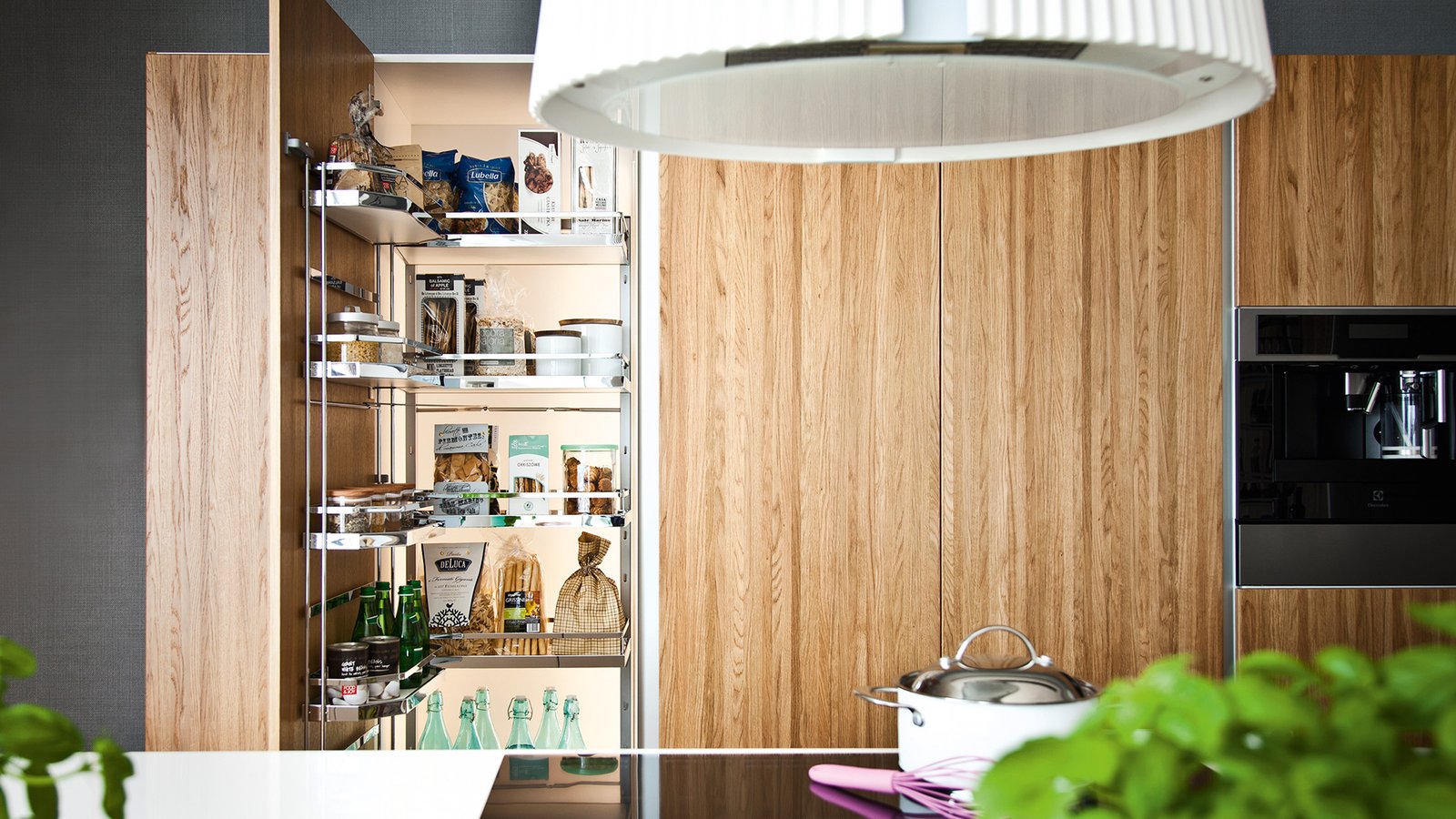 מטבח מודרני עץ בשילוב שחור דגם OKTAWIA I - אדום שחור לבן - אאוטלט רהיטים