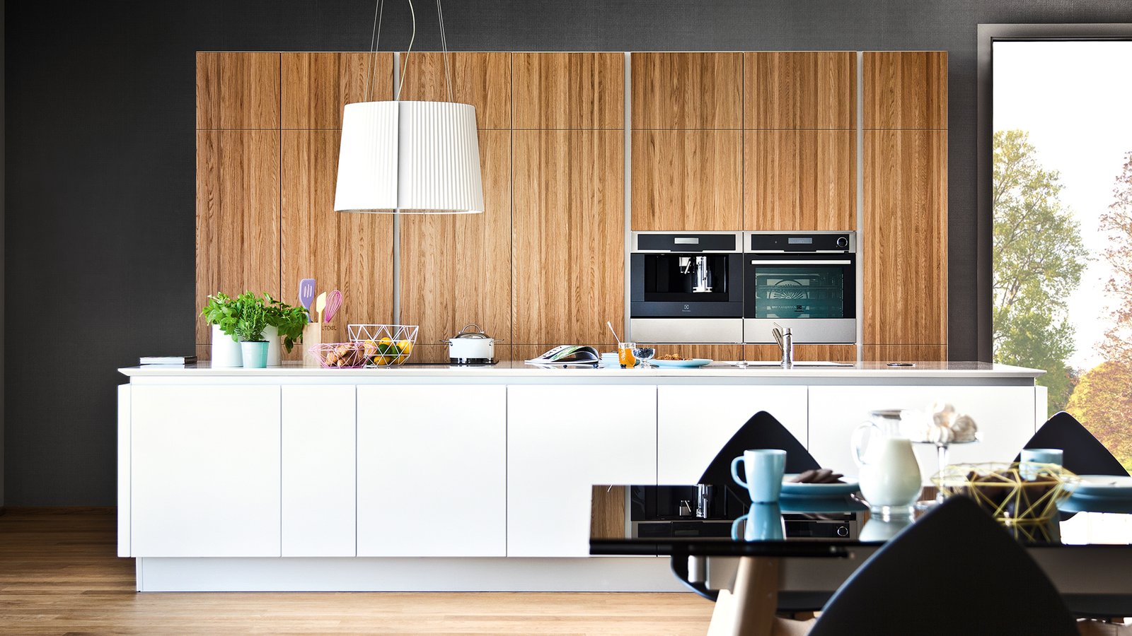 מטבח מודרני עץ בשילוב שחור דגם OKTAWIA I - אדום שחור לבן - אאוטלט רהיטים