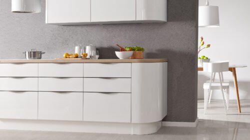 מטבח מודרני לבן שילוב עץ דגם SOFT