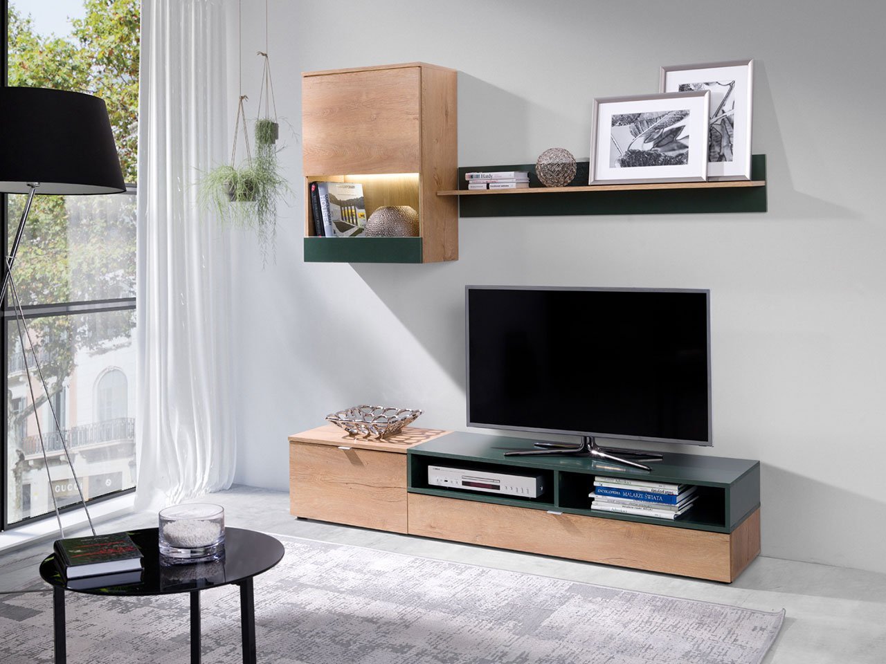 מזנון טלוויזיה בשילוב עץ James